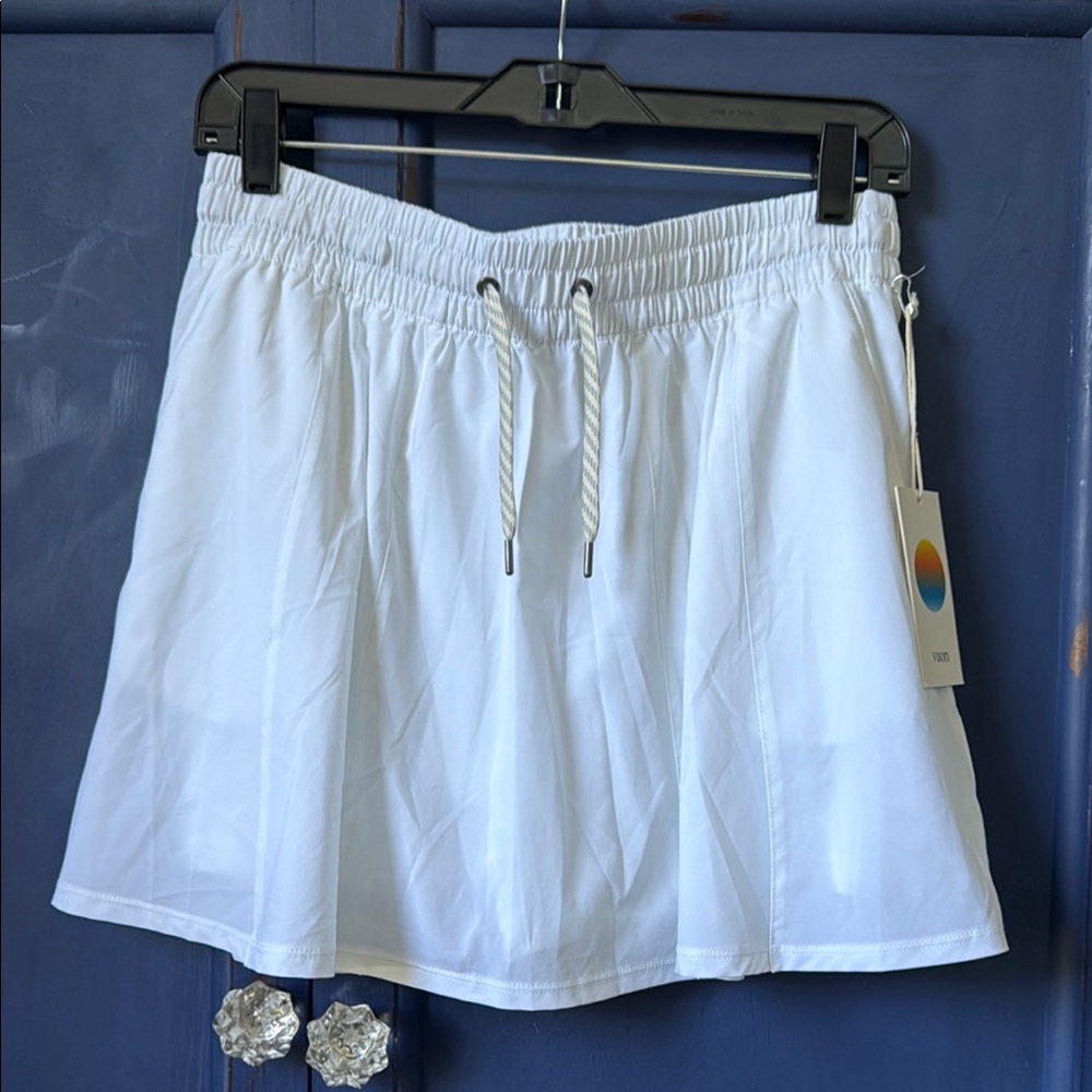 NWT Vuori White Clementine Skort Size Large